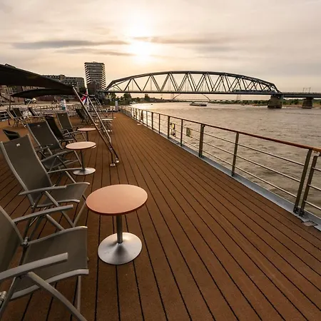 Hotelship Kd Moment *