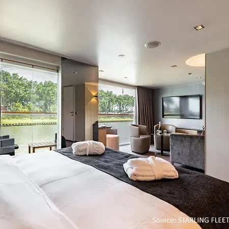 Hotel Hotelship Kd Moment