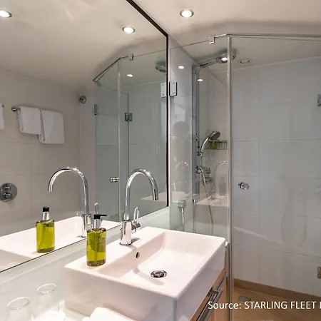 Hotel Hotelship Kd Moment *