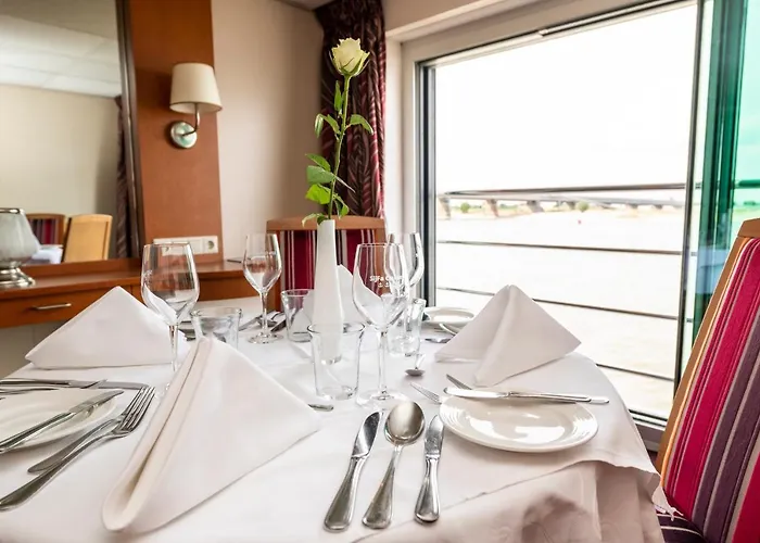 Hotelship Kd Moment Hotel